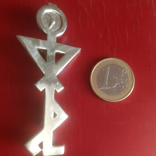 Vintage minimalist Clockman pin like new, silver