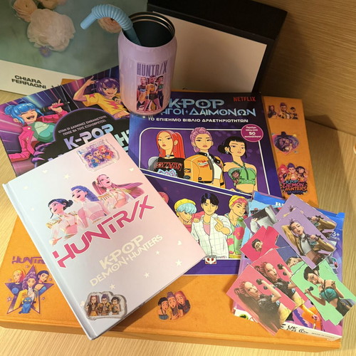Kpop Demon Huntr/x set with stickers, notebook, cup and matching game