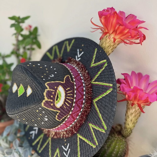 Hand-painted hat new, black and multicolor, adjustable size