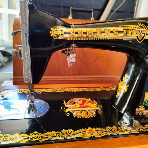 Shmens sewing machine like new, used