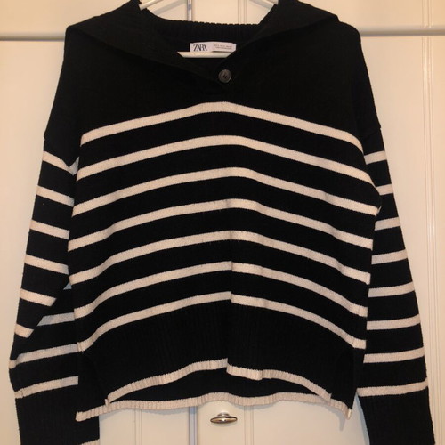 Zara knitted sweater size S like new