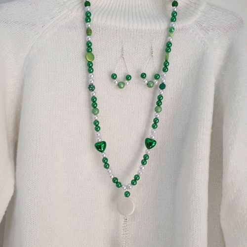 Handmade acrylic beaded necklace and earrings set green and white, new