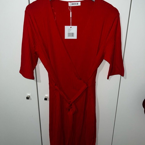 Red wrap dress new, size M