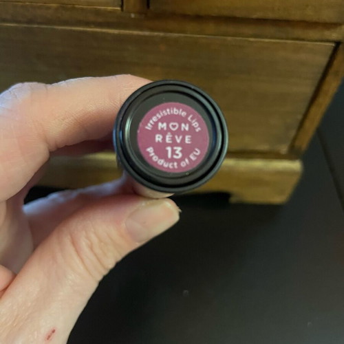 Mon Reve Irresistible Lips lipstick new