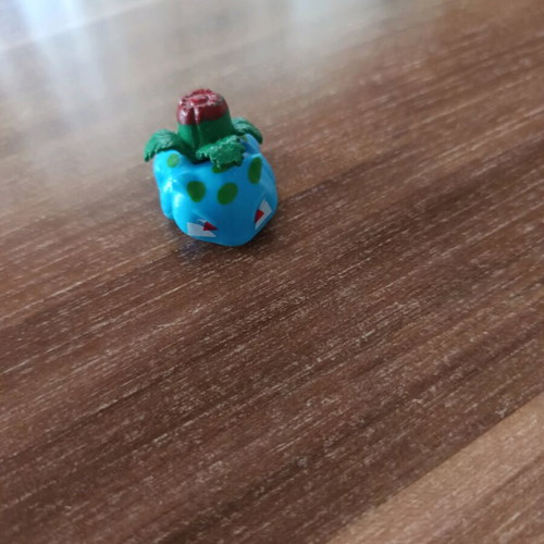 Pokémon figure used classic size