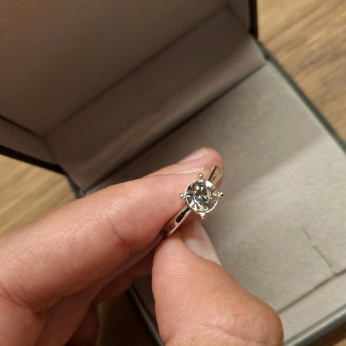 Monopetro ring with adjustable zircon and stainless steel like new