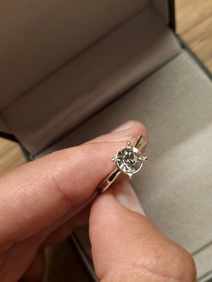 Monopetro ring with adjustable zircon and stainless steel like new
