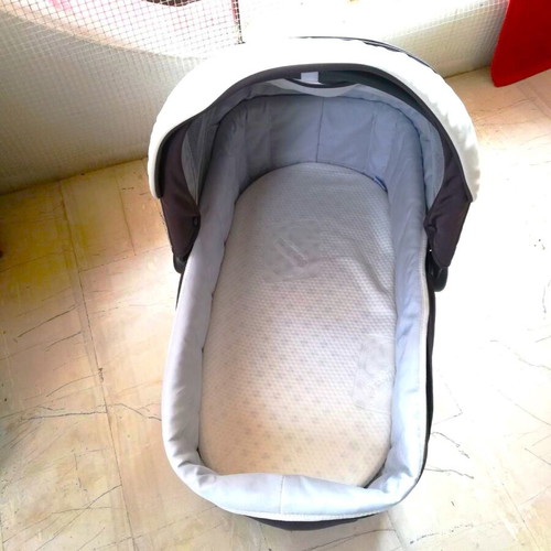 Iglesina Trilogy stroller and port bebe like new, white-grey