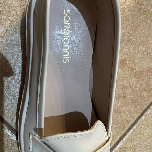 Loafers Sarigiannis beige like new, size 37
