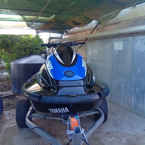 Yamaha Waverunner 80hp jet ski like new with trailer