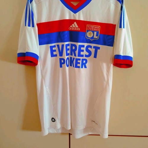 Lyon jersey authentic, like new, size Medium