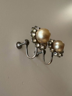 Vintage earrings with pearl used, beige and silver