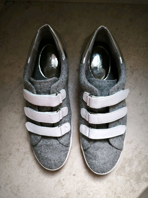 Michael Kors αθλητικά παπούτσια σαν καινούργια, μέγεθος 40, γκρι