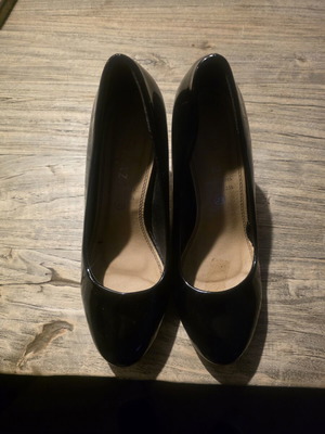 Marypaz black pumps for women, size 39