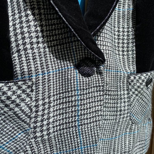 St. Martins checked jacket new with velvet, size S