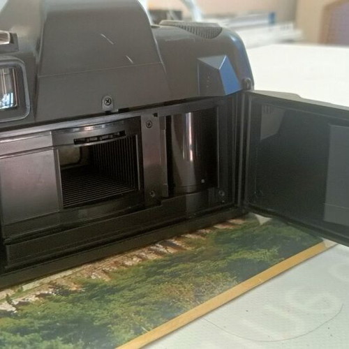 Sony Big Royal View camera new with carrying case and detachable flash