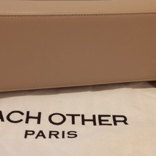 Each Other Paris leather beige shoulder bag like new
