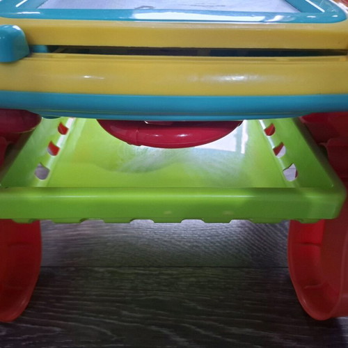 Activity table like new for age 1+