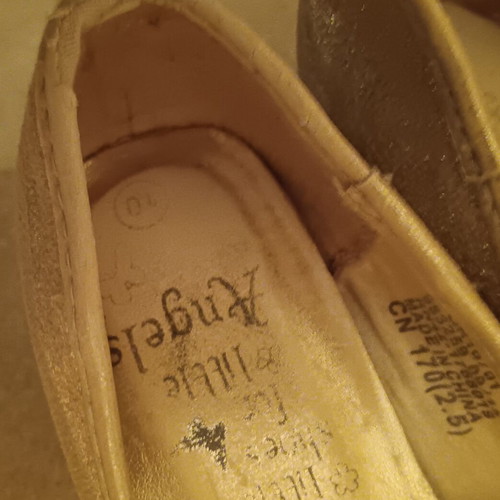 Gold shoes used size 27.5 (US 10)