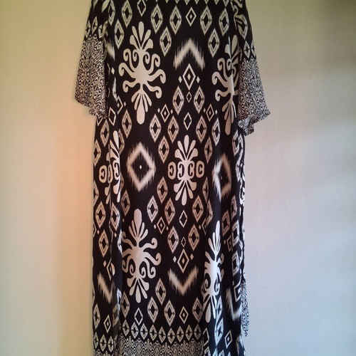Desiree set with palazzo pants and long tunic like new, black and white