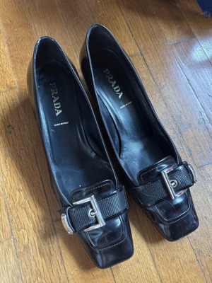 Prada low heels size 37.5–38 like new, black