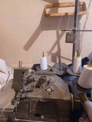 Sewing machines used, working condition, with cutter and tigkeli