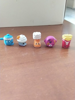 Shopping set like new with many different designs