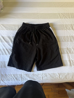 Men's black shorts size L like new