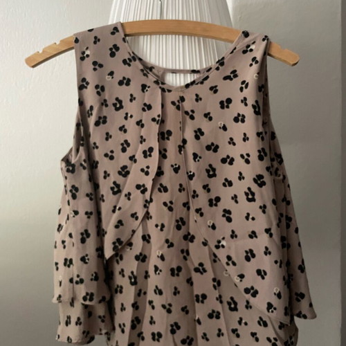 Zara blouse like new, loose fit, size M