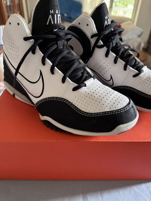 Nike Air Max Spot Up sneakers size 44 like new black and white