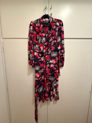 Diane Von Fustenberg Μεταξωτό Φόρεμα σαν καινούργιο, πολύχρωμο