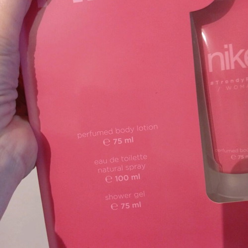 Nike Trendy Pink 100 ml women's gift set new