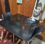 Table with 2 chairs