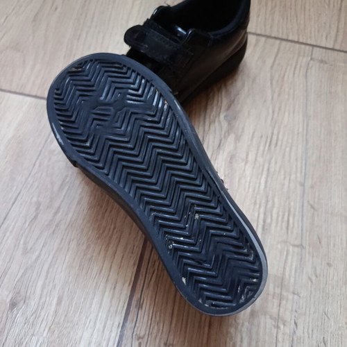 Rubber sneakers size 29 for girls like new, black