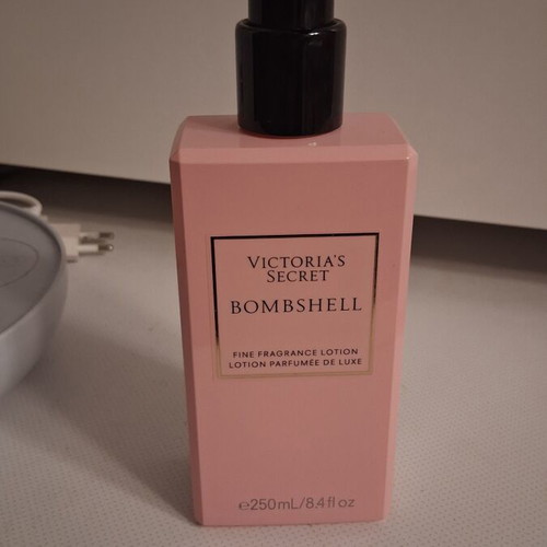 Victoria's Secret Bombshell Fine Fragrance Lotion used 250ml