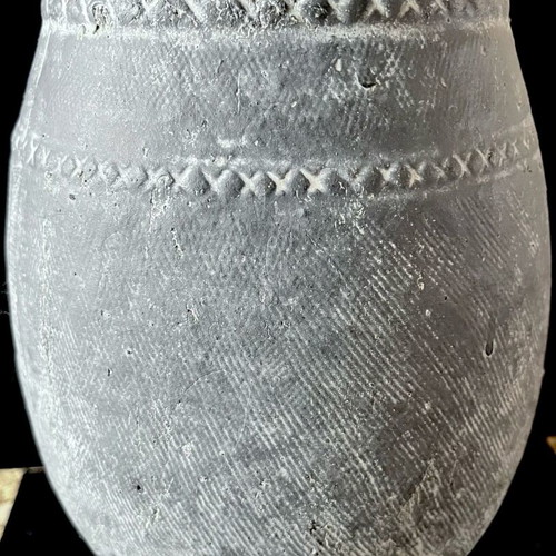 Ceramic vase used with geometric lattice design, gray-white