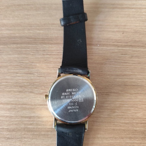 Seiko Quartz watch model 5Y30-7000 used, vintage, black