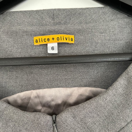 Alice + Olivia wool gray dress size 6 US used