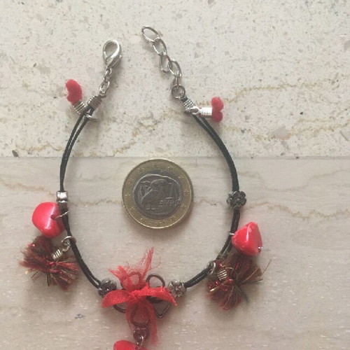 Bracelet handmade like new with adjustable clasp, black and red