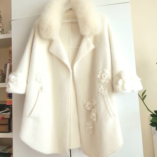 Knitted outerwear new with handmade flowers and removable fur collar