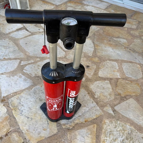 Red Paddle Co Titan SUP pump double chamber like new with pressure gauge