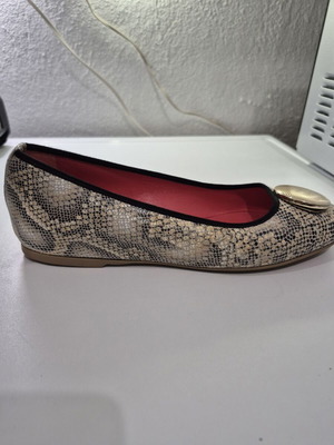 Pas de rouge leather ballerinas used, good condition