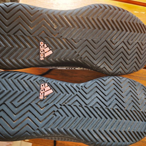 Adidas Bounce Tennis Shoes EU 42 like new, black and white