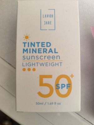 Lavish Care αντηλιακή προσώπου με χρώμα SPF 50 καινούργιο
