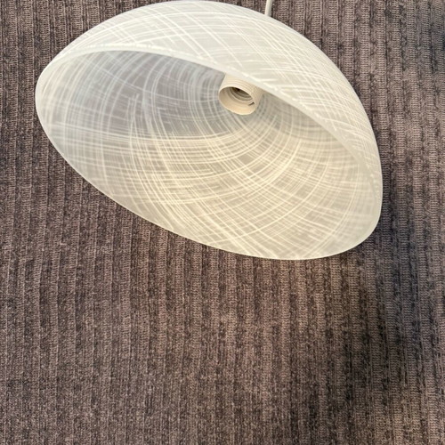 Pendant lamp like new, dimensions 29 x 15 cm