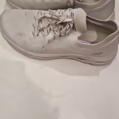 Skechers women's athletic shoes like new, size 40, beige