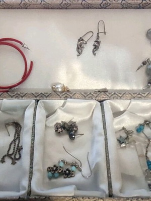 Earrings used assorted in jewelry box