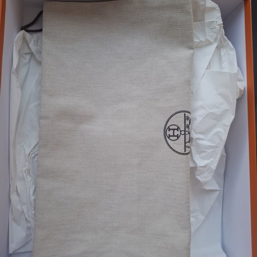 Hermes κουτί 46x38x10 με dustbag 49x44