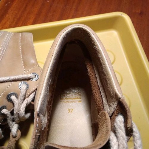 Kickers ankle boots beige size 37 like new, classic style