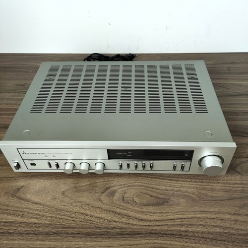 Mitsubishi DA-U540 vintage stereo integrated amplifier with LED VU meters and phono stage